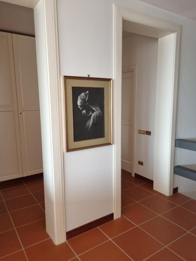Sul Molo Tra Siracusa E Catania Augusta